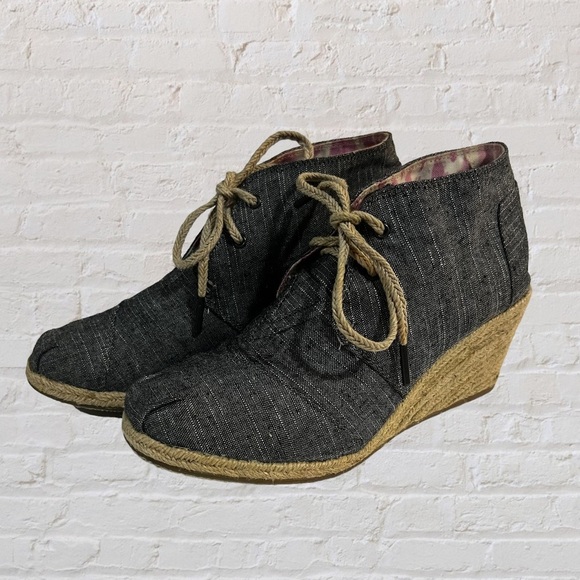 Toms Woman Desert Wedge Shoes Espadrille Bootie Gray Black Chambray Lace Up - Picture 1 of 7